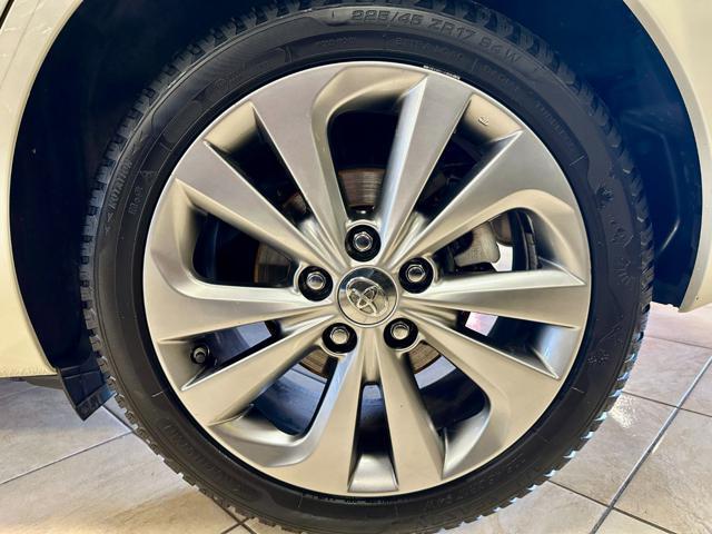 TOYOTA Auris 1.8 Hybrid XENO LED NAVI AUTOMATICO TAGLIANDI OK