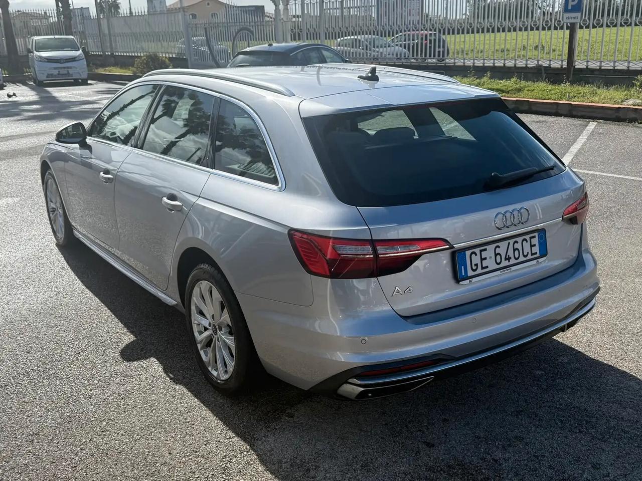 Audi A4 Avant 30 TDI/136 CV Business Advanced