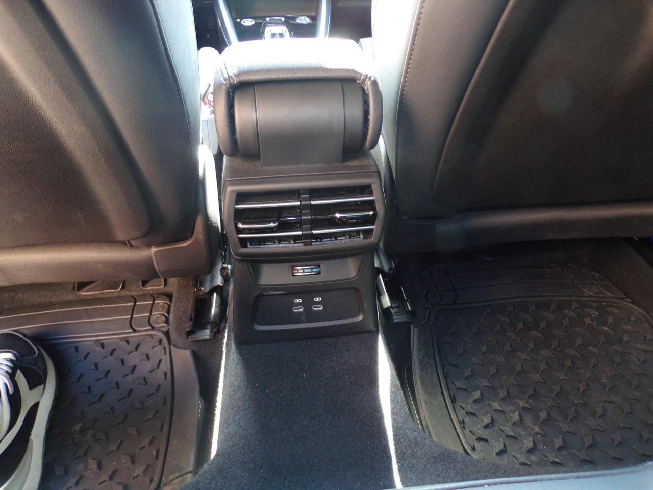 Audi A3 Sedan 1.5 TFSI MHEV S line Edition S-tronic – Fari LED Matrix Navi Pari al Nuovo