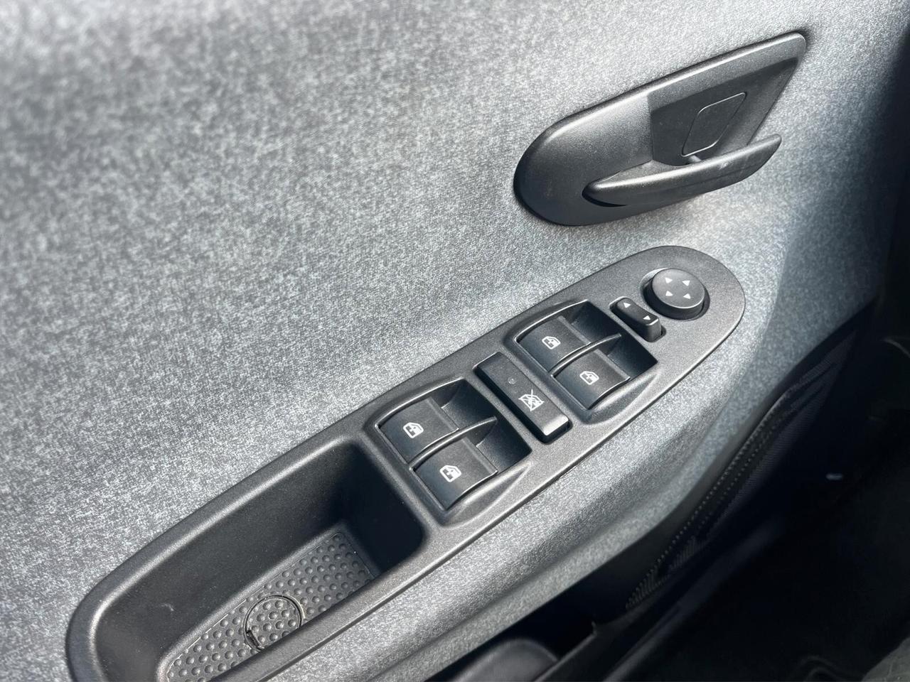 Lancia Ypsilon 1.0 FireFly 5 porte S&S Hybrid Silver Plus