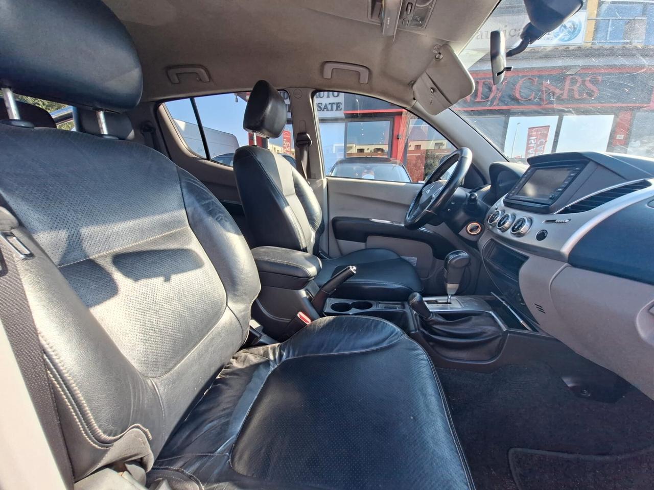Mitsubishi L200 2.5 DOPPIA -CABINA 178cv AUTOMATICO