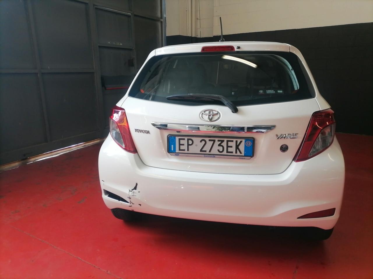 Toyota Yaris 1.0 5 porte Lounge Adatta per neopatentati