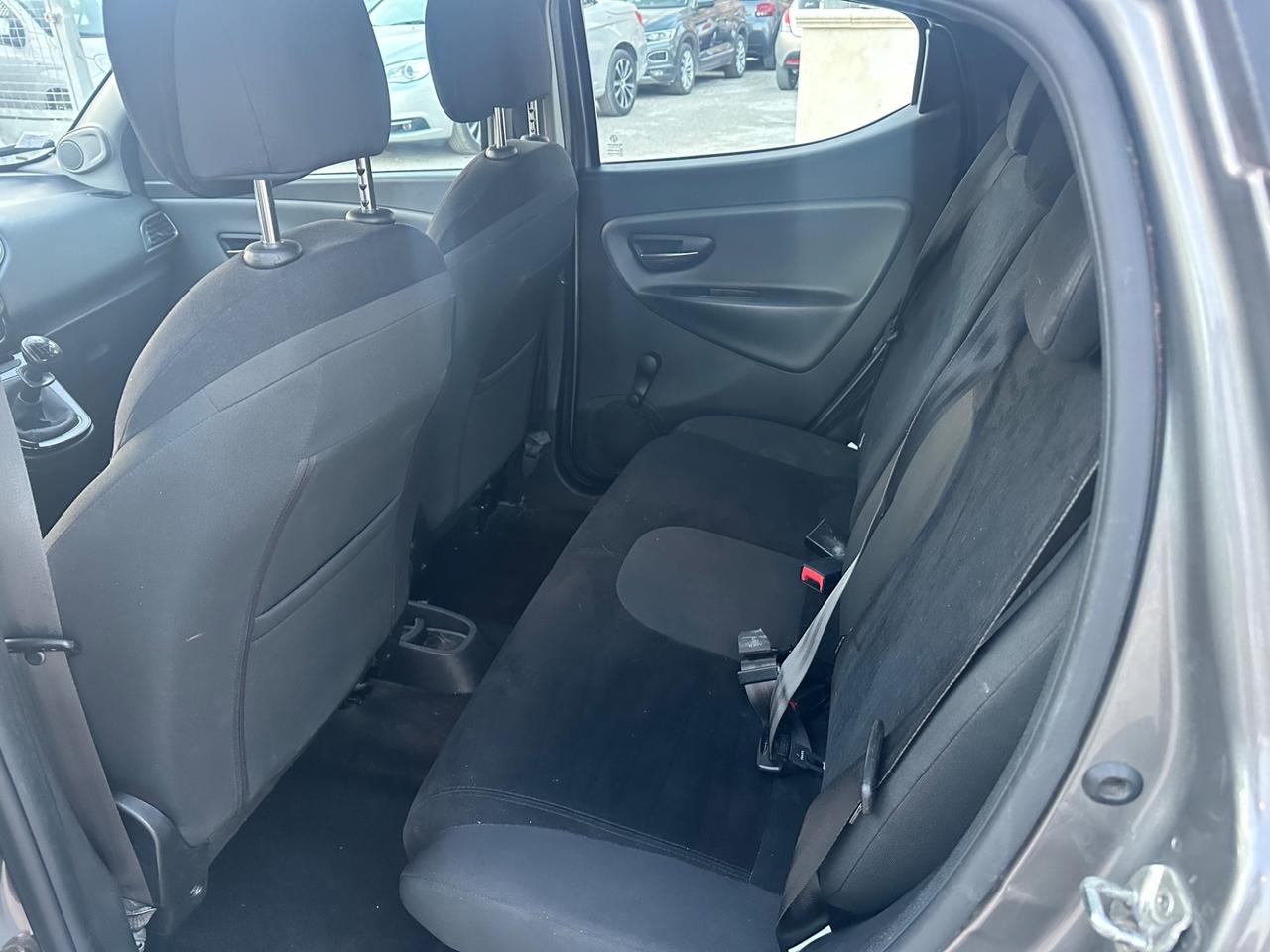 Lancia Ypsilon 1.2 69 CV 5 porte Gold