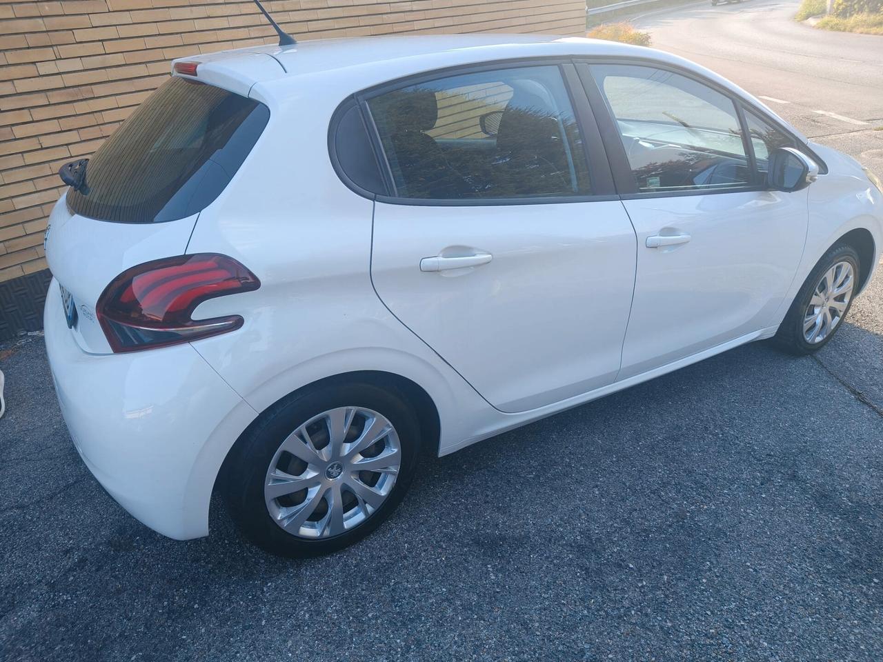 Peugeot 208 BlueHDi 75 S&S 5 porte Active