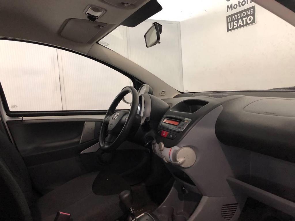 Toyota Aygo 5 Porte 1.0 VVT-i Sol
