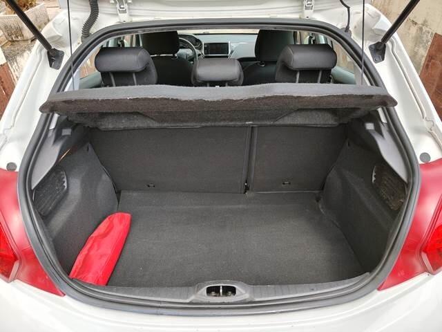 Peugeot 208 1.4 HDi 68 CV 5P Allure NEOPATENTATI