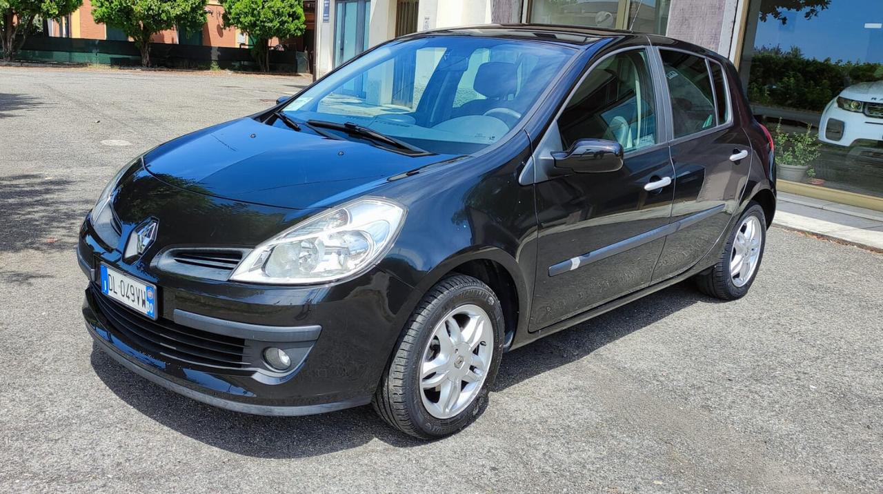 Renault Clio 1.2 16V 5 porte Le Iene