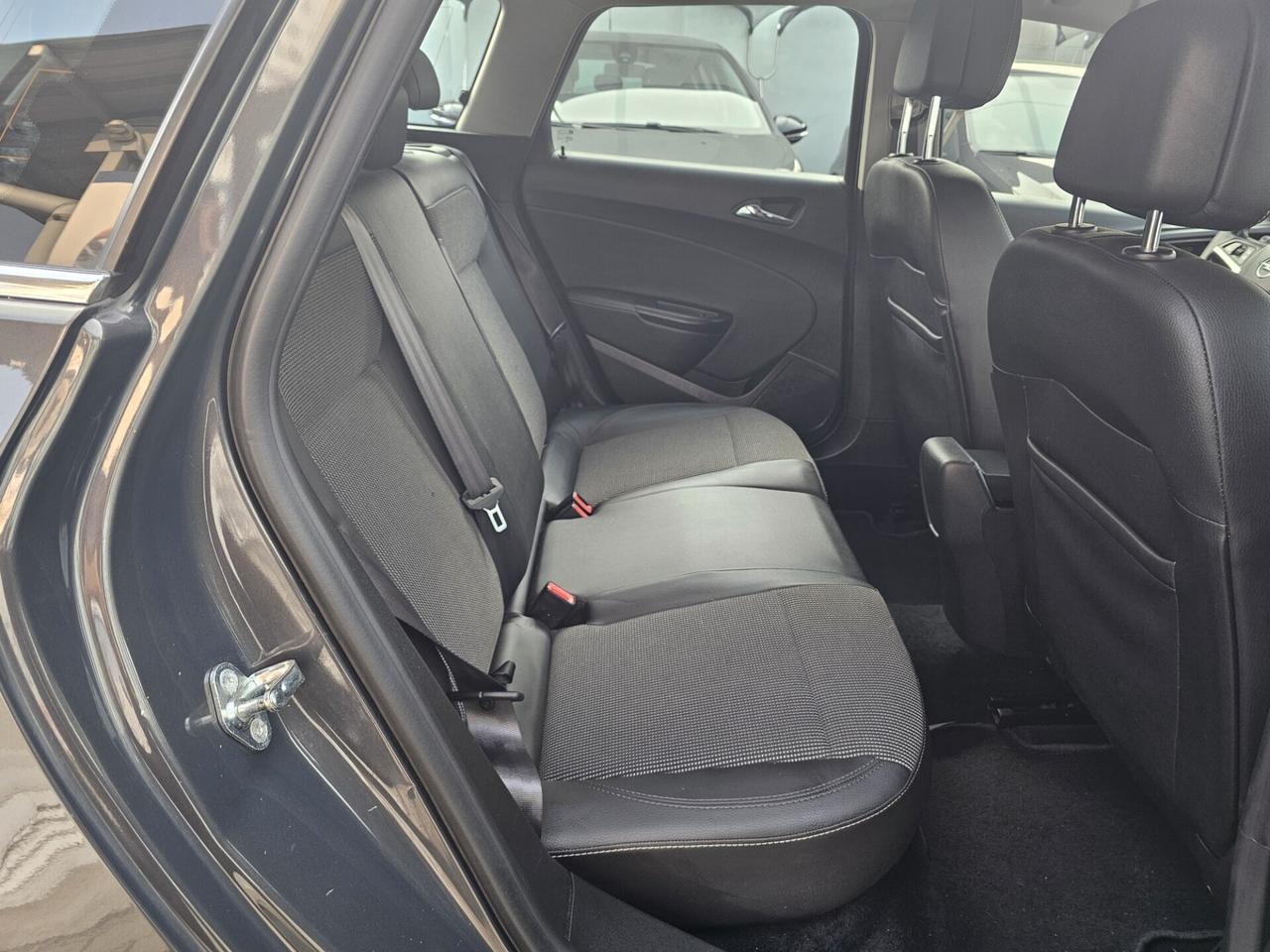 Opel Astra 1.6 CDTI EcoFLEX S&S Sports Tourer Cosmo