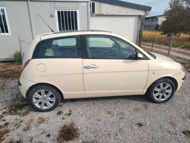 Lancia Ypsilon 1.2 Fire 8v