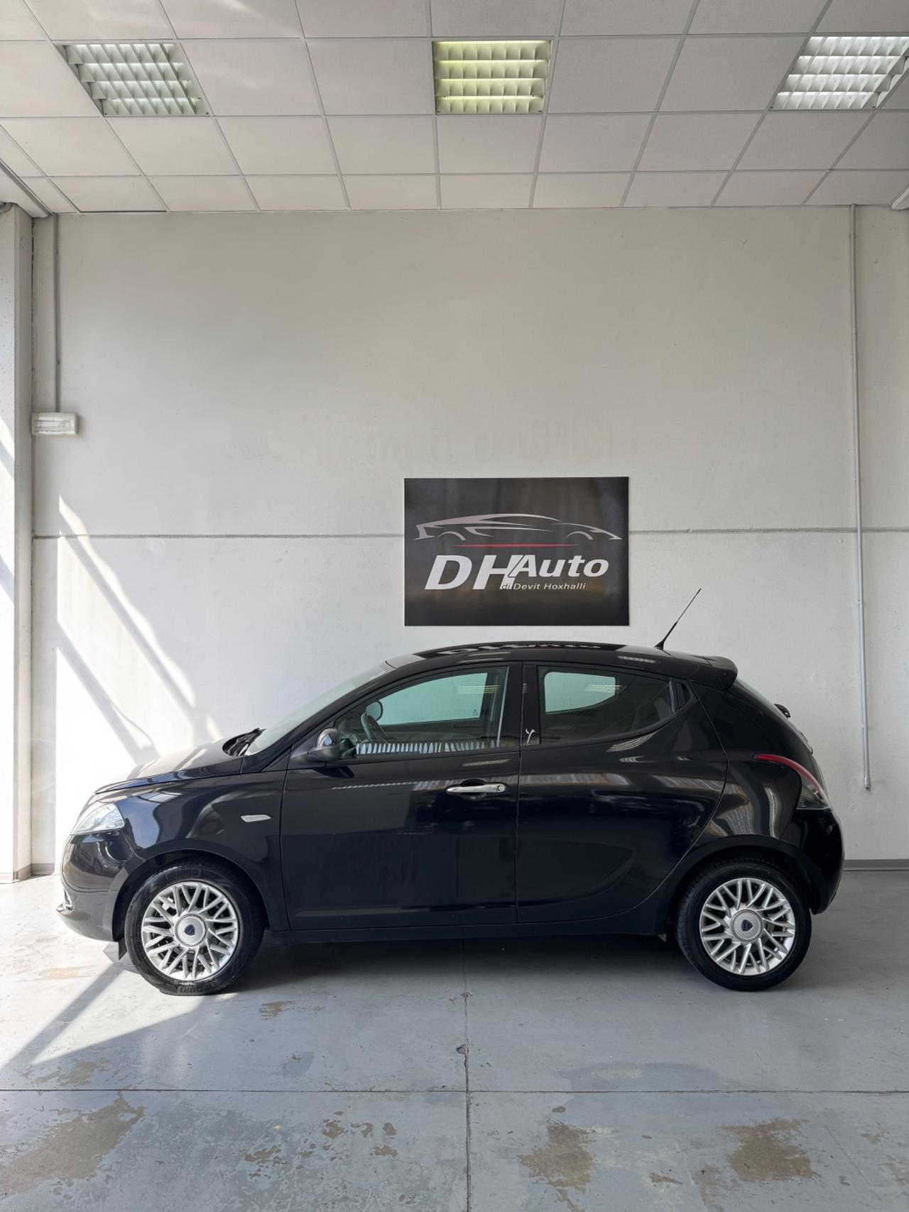 Lancia Ypsilon 1.2 69 CV 5 porte Platinum