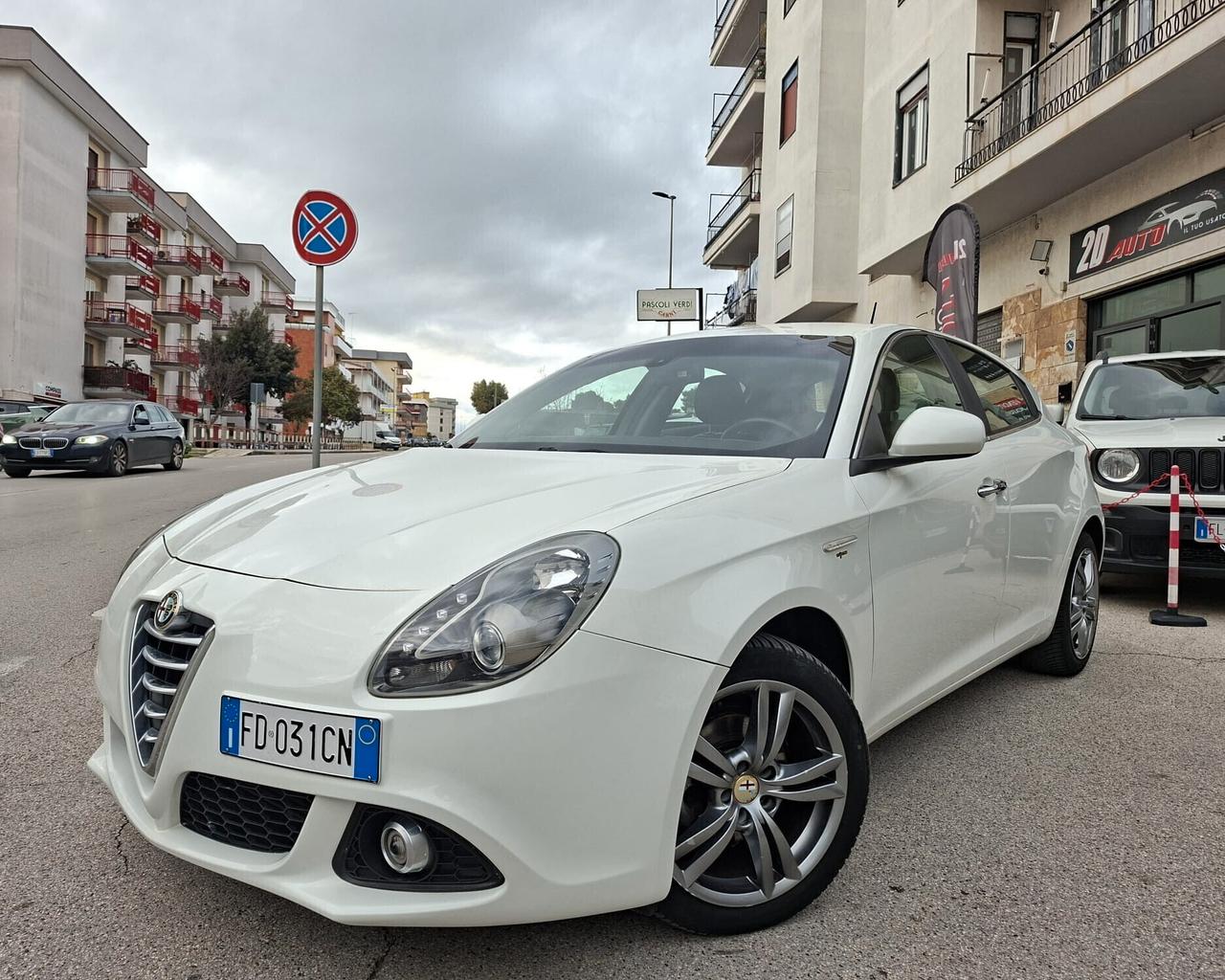 Alfa Romeo Giulietta 1.6 JTDm * 120 CV * Distinctive * Navi * Interni in pelle Quadrifoglio * Garantita 12 Mesi
