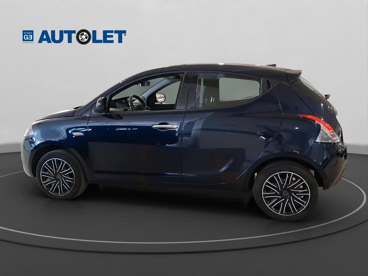 Lancia Ypsilon 1.0 FireFly 5 porte S&S Hybrid Ecochic Silver