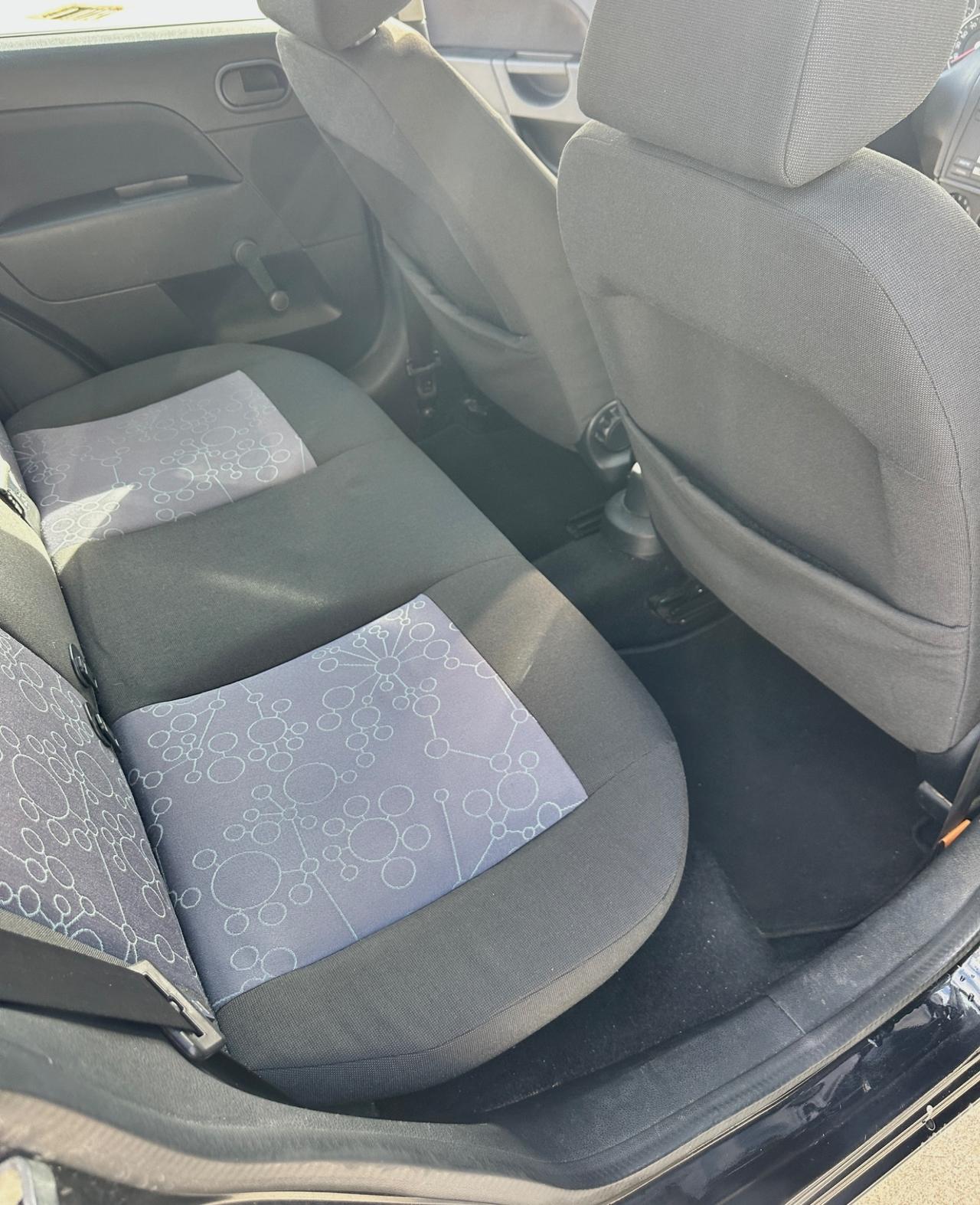 Ford Fiesta 1.4 TDCi 68cv 5p. Ghia NEOPATENTATI