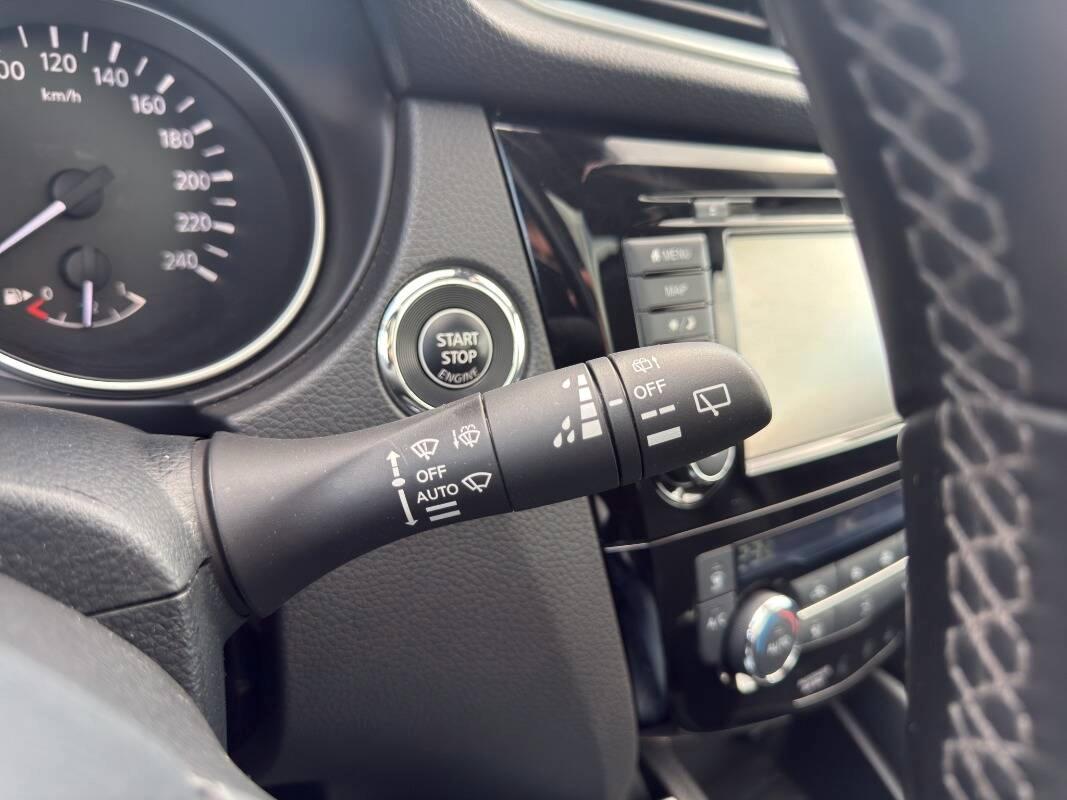 Nissan Qashqai 1.5 dci N-Connecta 115cv dct Con TELECAMERA & NAV.