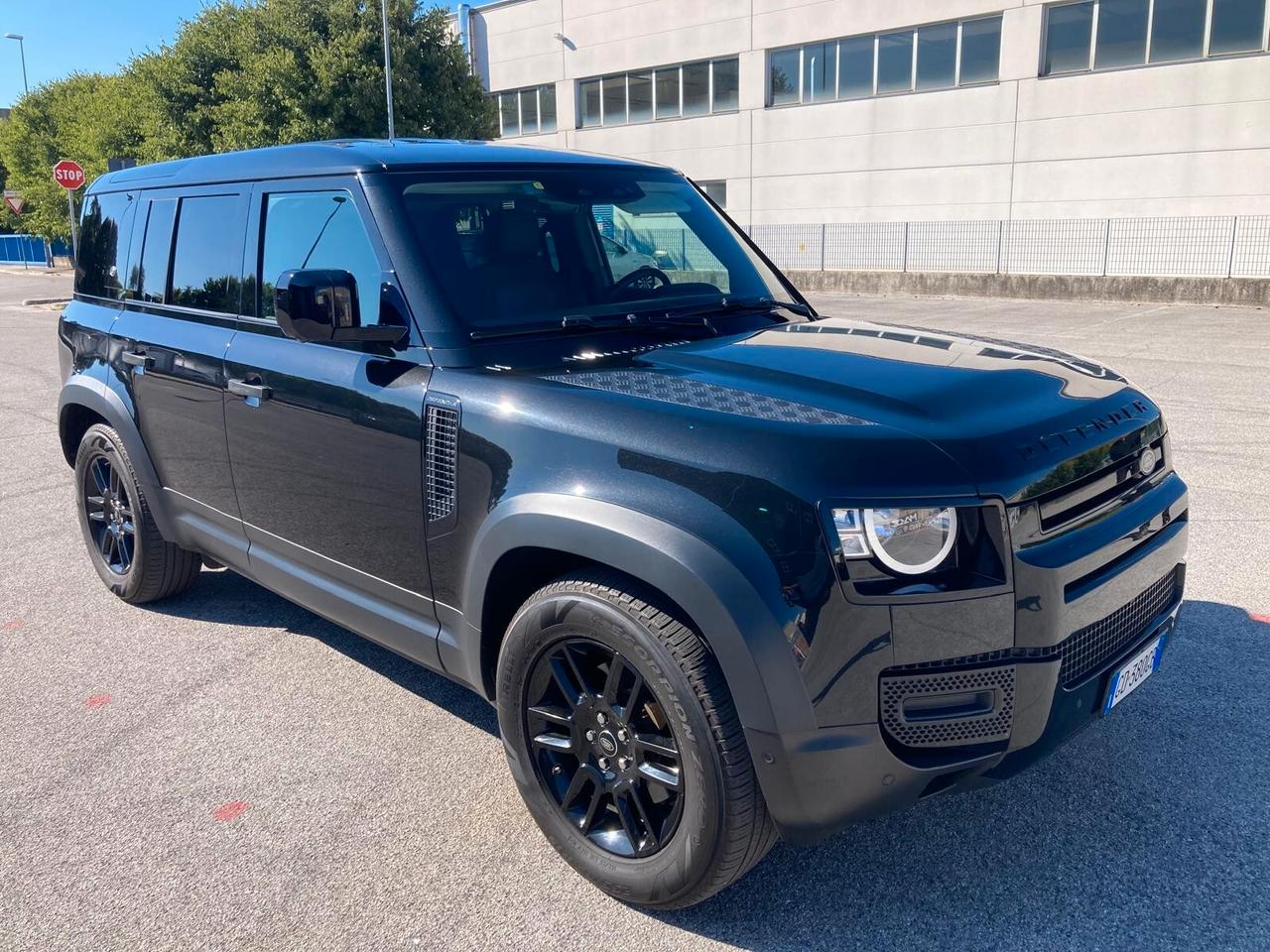 Land Rover Defender 110 2.0 SD4 240CV AWD Auto 72 Yrs. WEB Edition