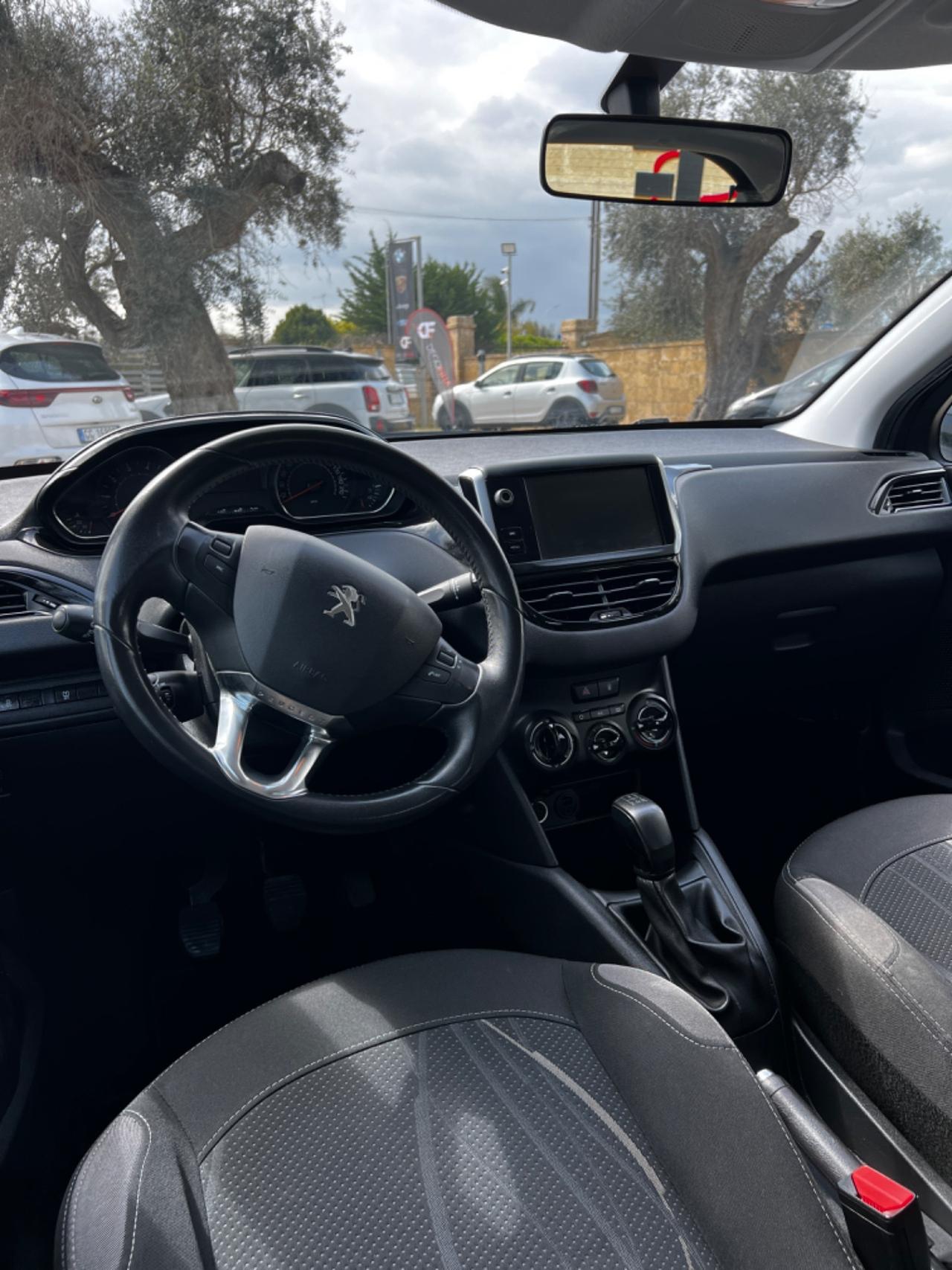 Peugeot 208 PureTech 68 5 porte xfettaaaa!!!