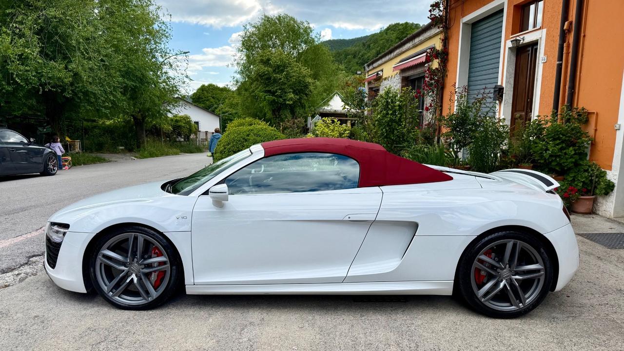 Audi R8 Spyder 5.2 V10 FSI quattro R tronic