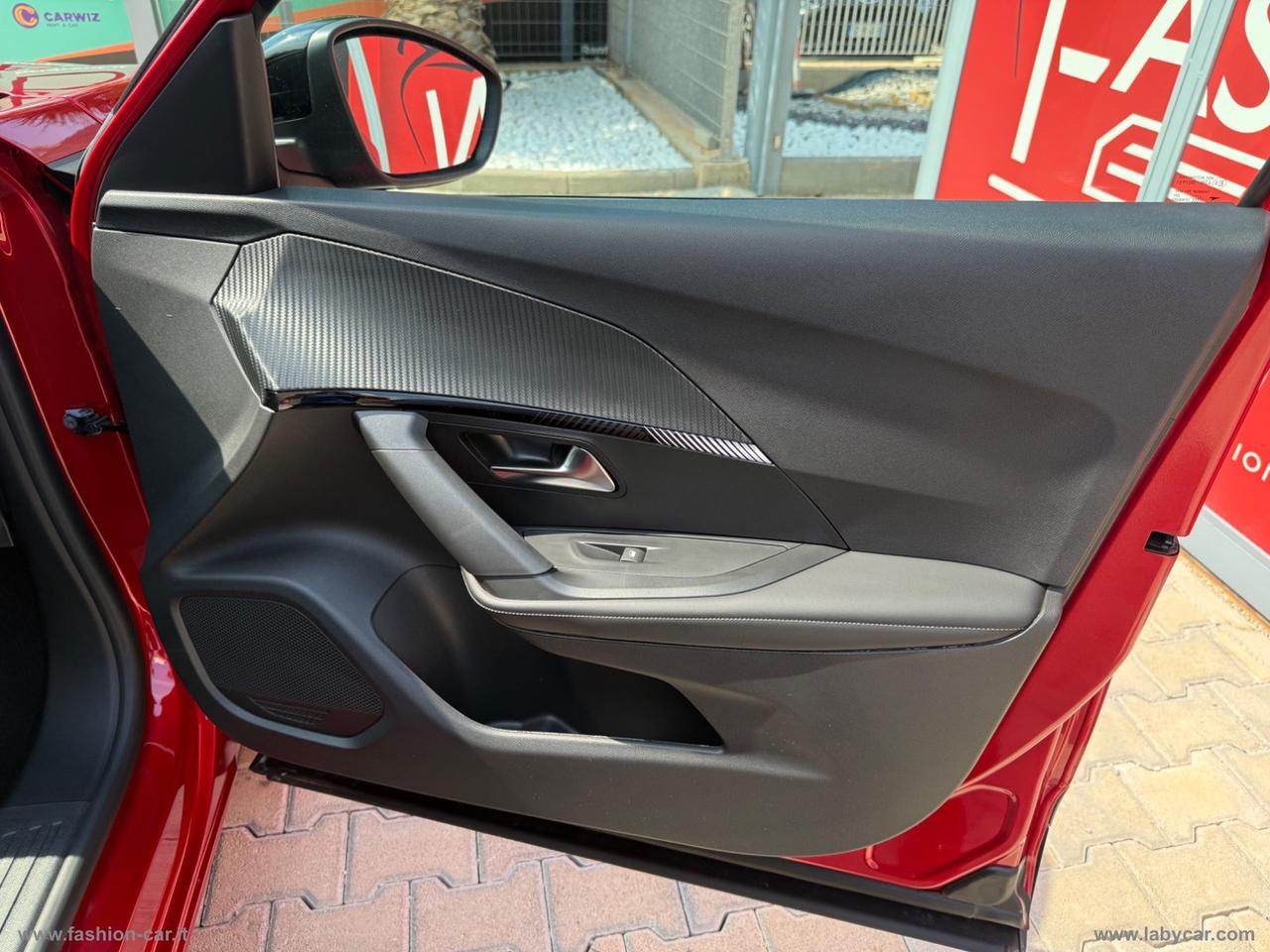 PEUGEOT 2008 PureTech 100 S&S Allure