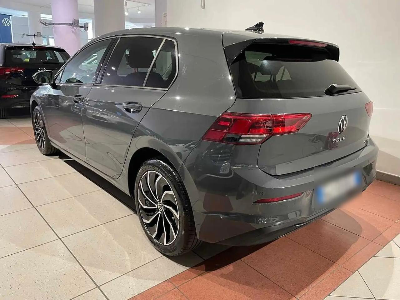 Volkswagen Golf 8ª serie 1.0 eTSI EVO DSG Life