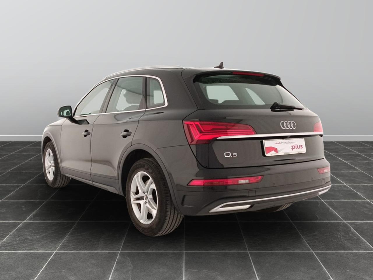 Audi Q5 35 2.0 tdi mhev 12v business s tronic