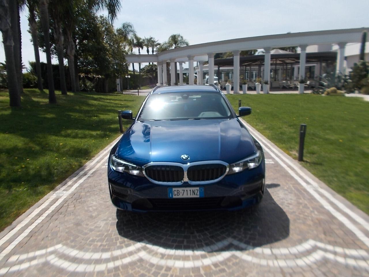 Bmw 318d Touring 150cv Aut. *FULL OPT.* da VETRINA