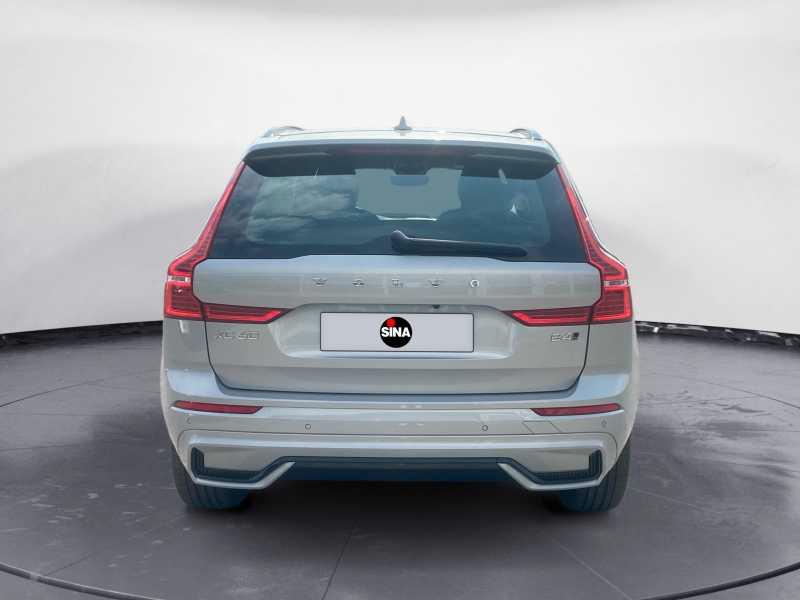 VOLVO XC60 2.0 b4 R-design AwD AuTo