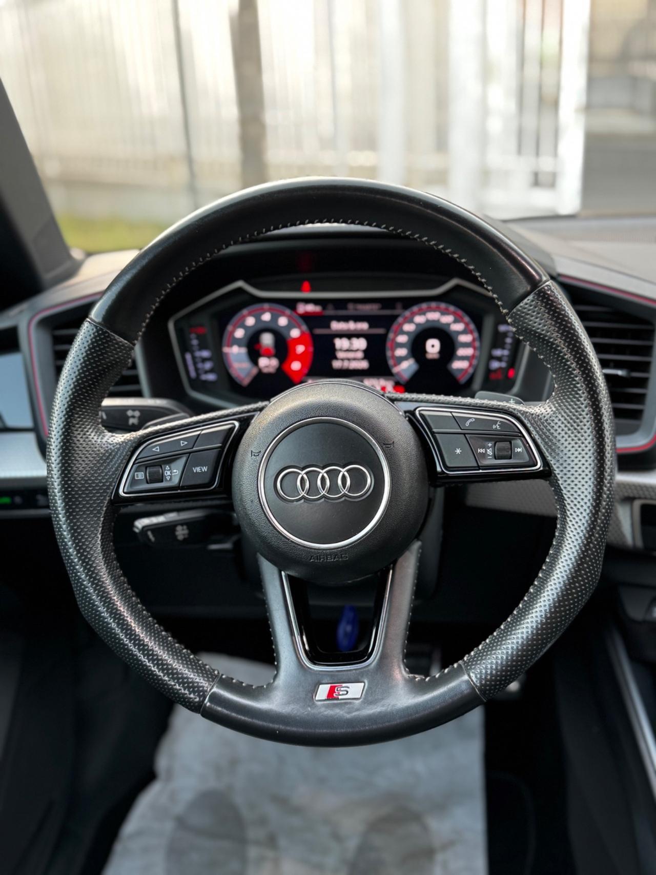 Audi A1 SPB 30 TFSI S tronic line edition