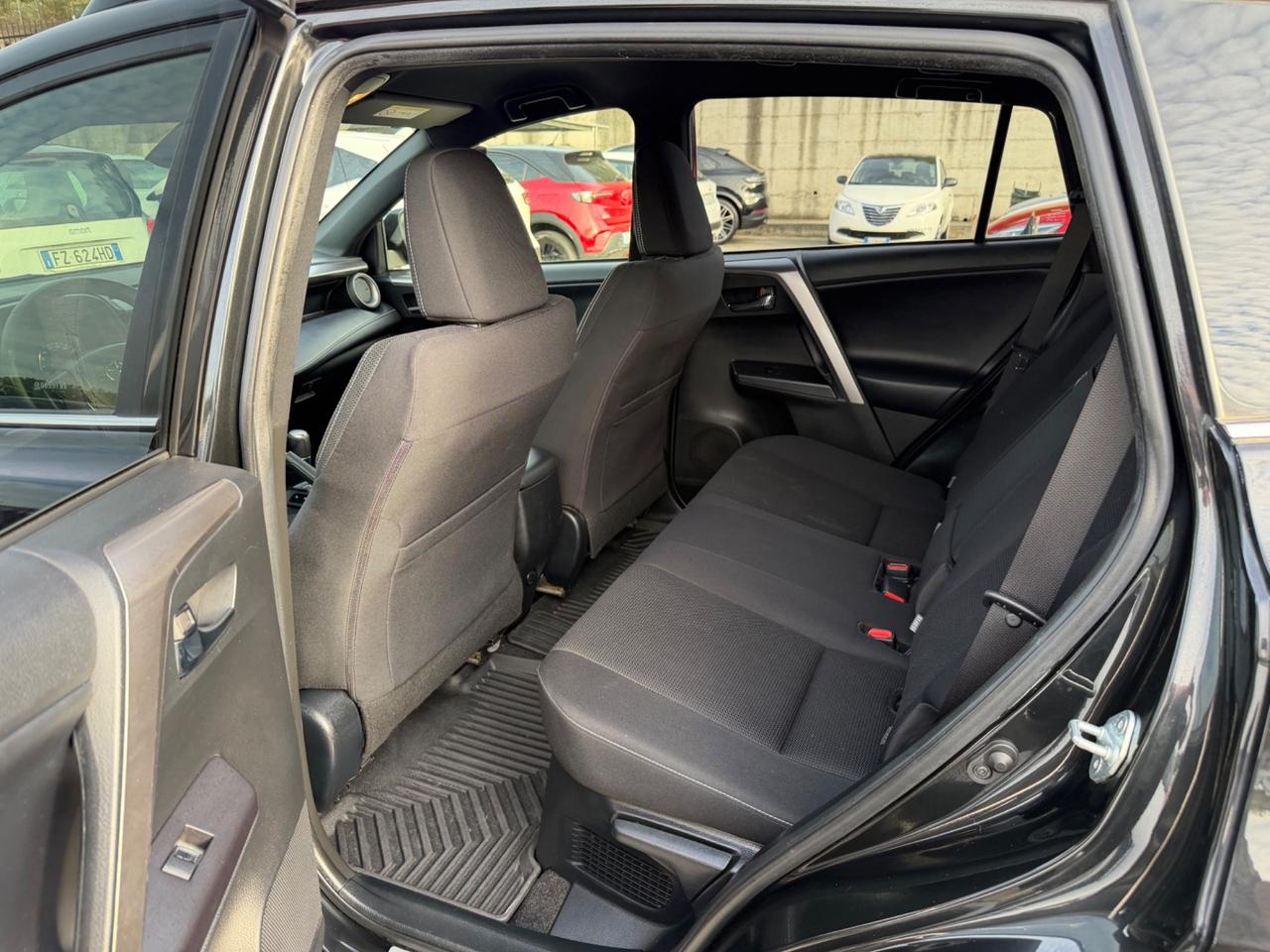 Toyota RAV 4 RAV4 2.5 Hybrid 2WD Lounge