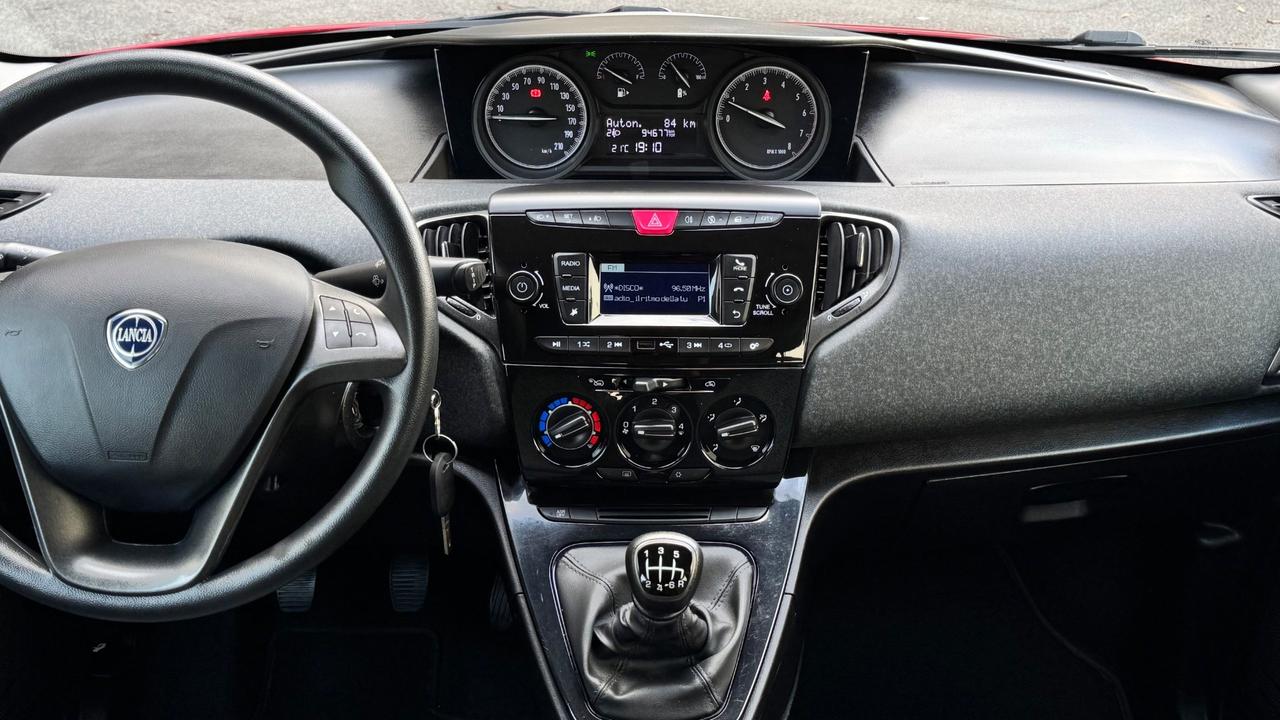 Lancia Ypsilon 1.0 FireFly 5 porte S&S Hybrid Ecochic Silver