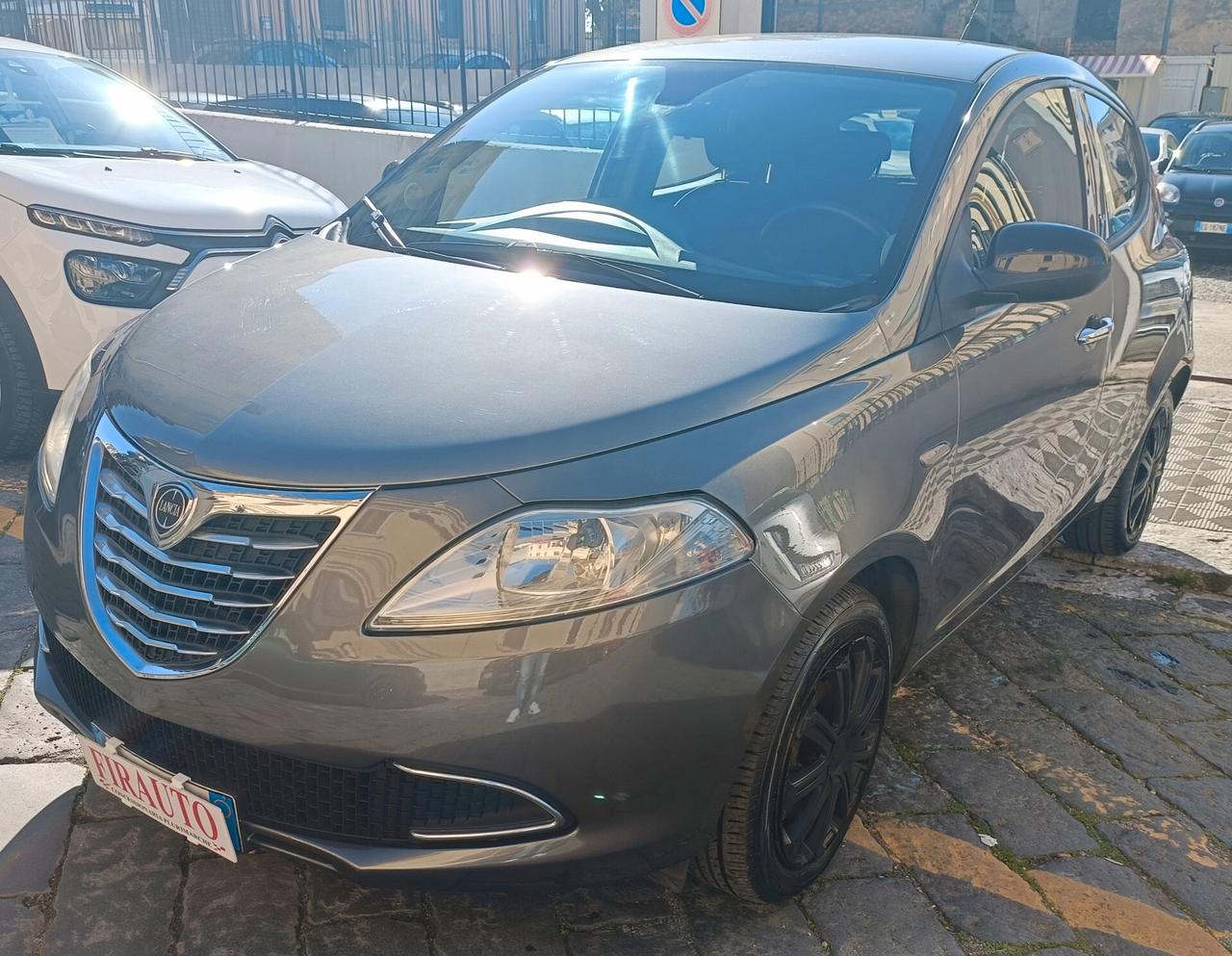 Lancia Ypsilon 1.2 69 CV 5 porte S&S Silver