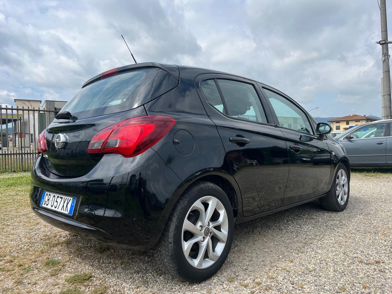 Opel Corsa 1.4 5 porte Black Edition