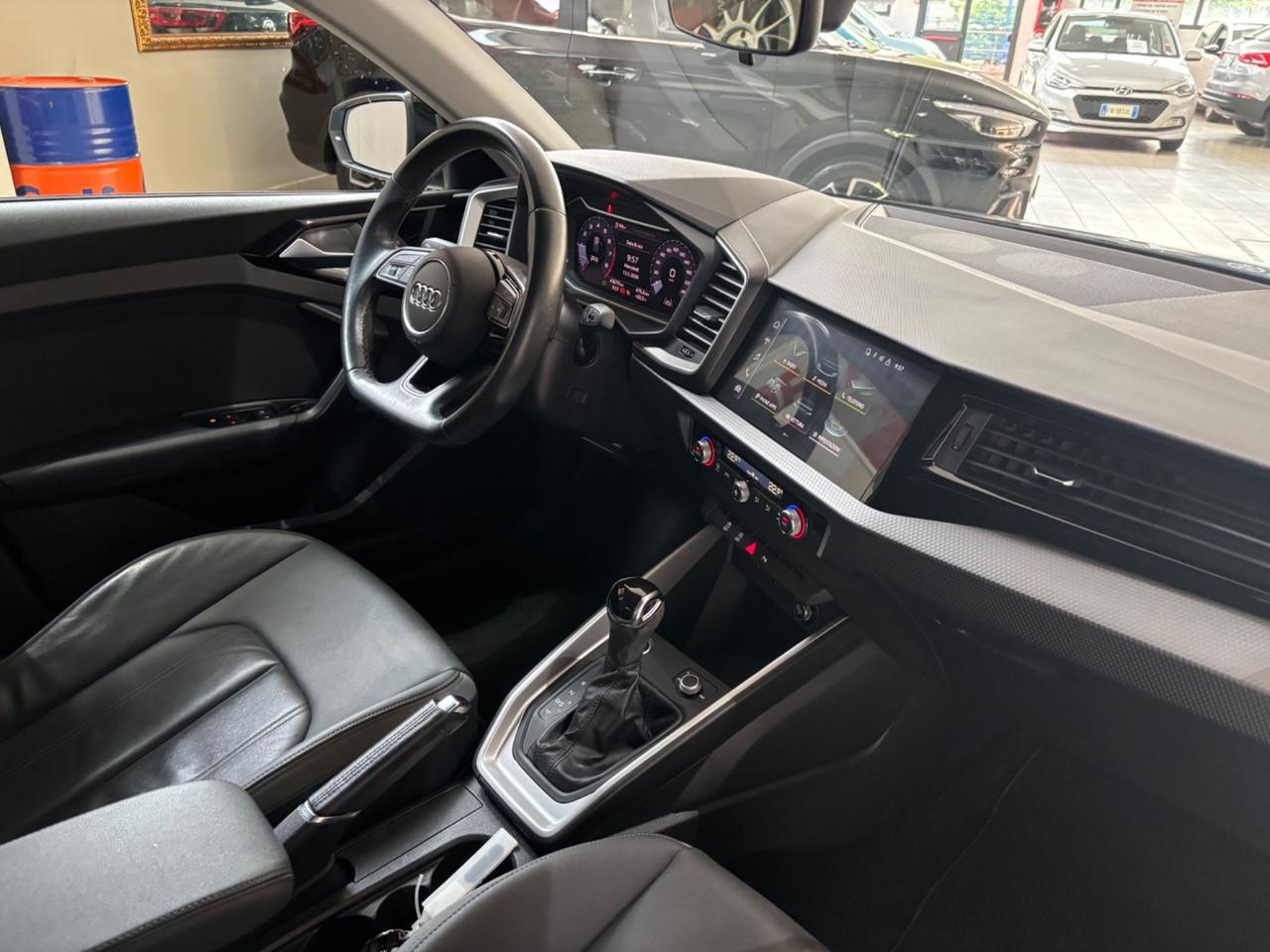 Audi A1 citycarver 35 TFSI S tronic Identity Contrast