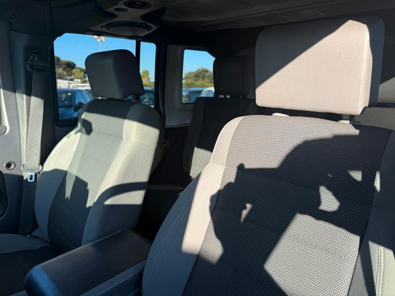 Jeep Wrangler Unlimited 2.8 CRD Sport Auto