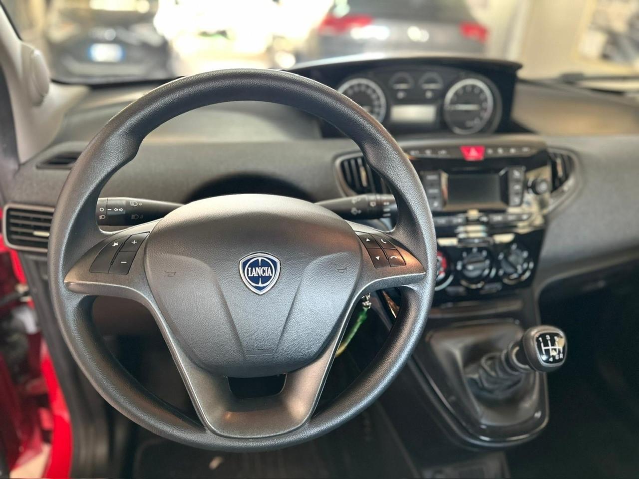 Lancia Ypsilon 1.0 FireFly 5 porte S&S Hybrid Ecochic Silver