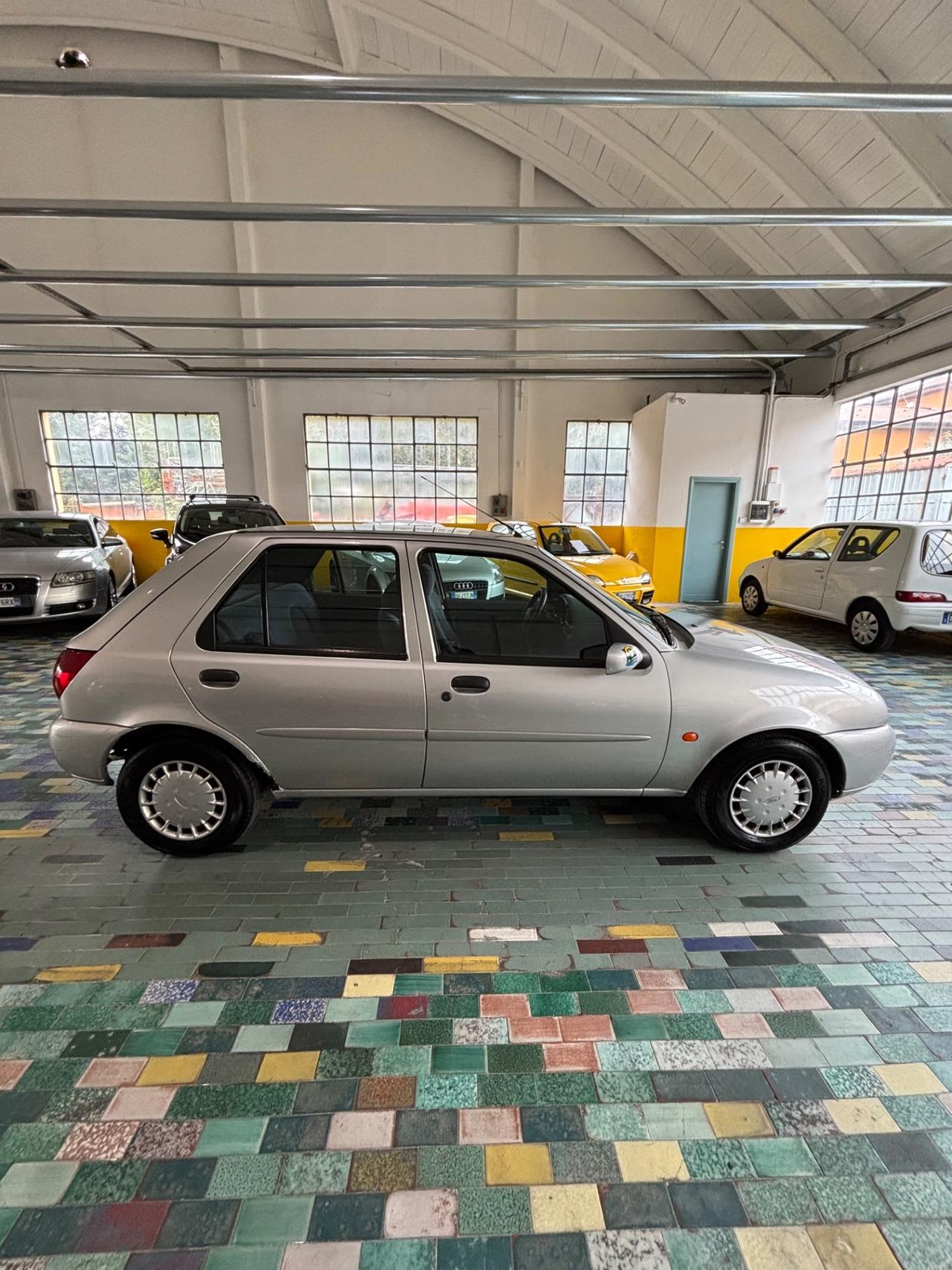 Ford Fiesta 1.2i 16V cat 5 porte Ghia