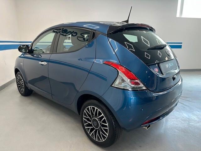 Lancia Ypsilon 1.0 firefly hybrid Gold s * 2024 * 10.000 KM *
