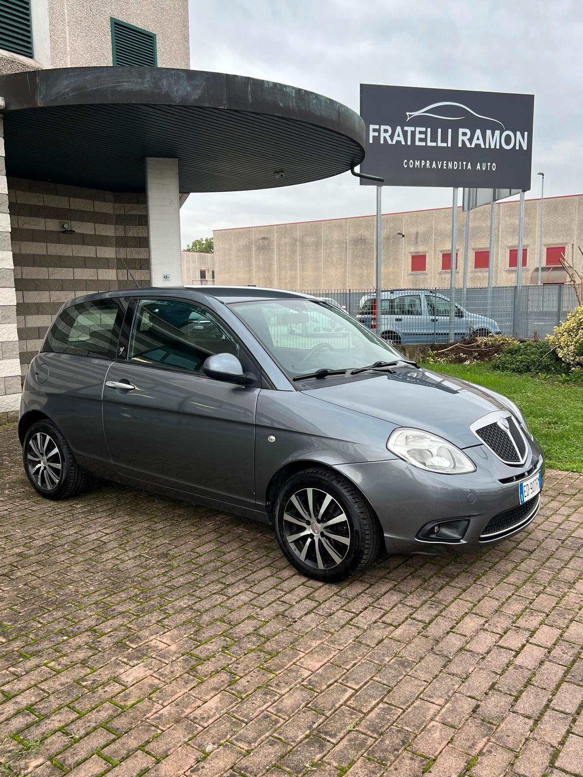 Lancia Ypsilon 1.2 Argento