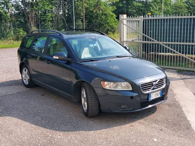 VOLVO V50 D2 POLAR