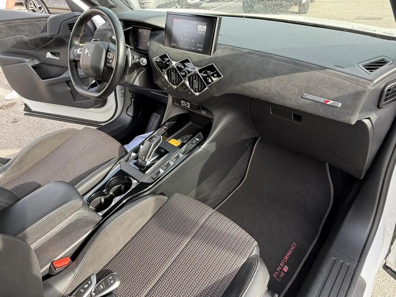 Ds DS3 3 Crossback BlueHDi 130 aut. Performance Line