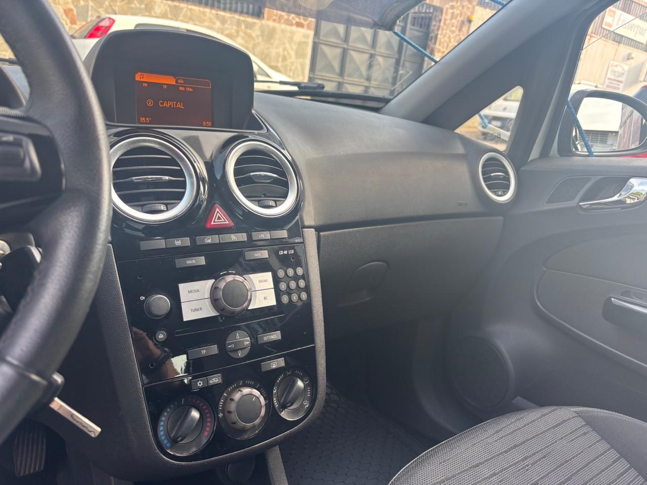 Opel Corsa 1.2 85CV 3 porte GPL-TECH b-color