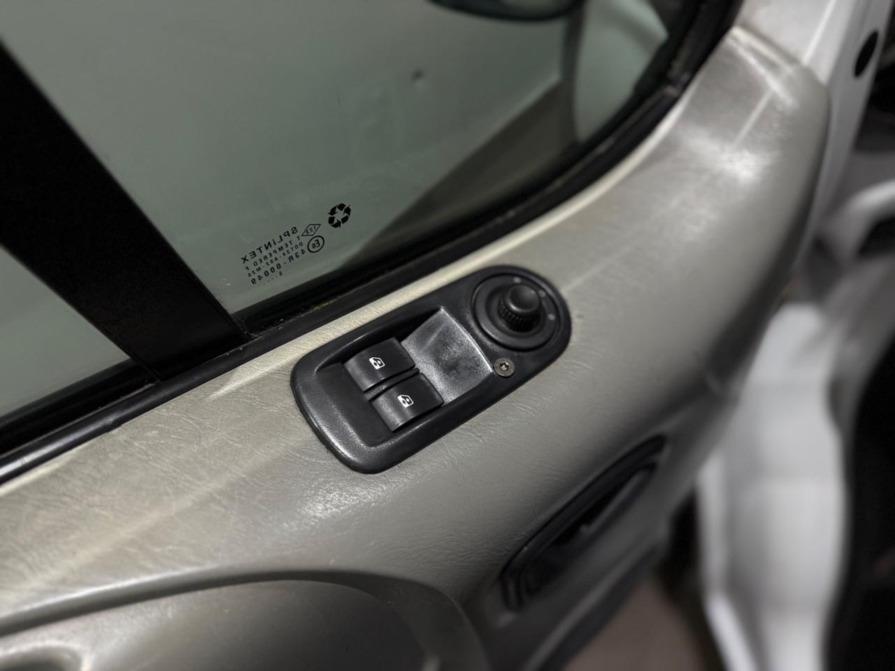 Opel Vivaro 1.9CDTI 100Cv/Kw73 Gancio traino