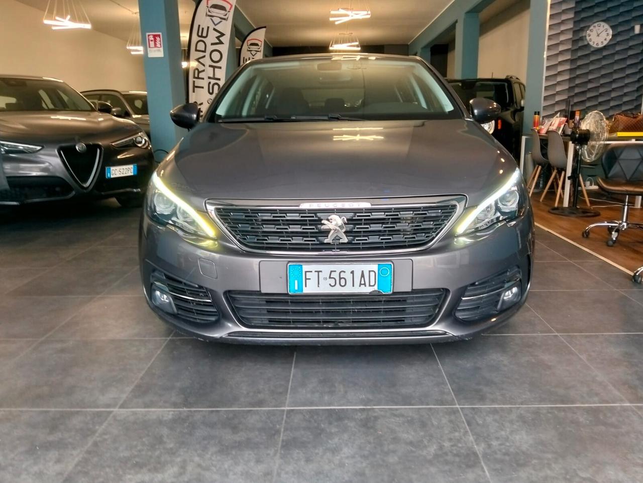 Peugeot 308 BlueHDi 130 S&S Business