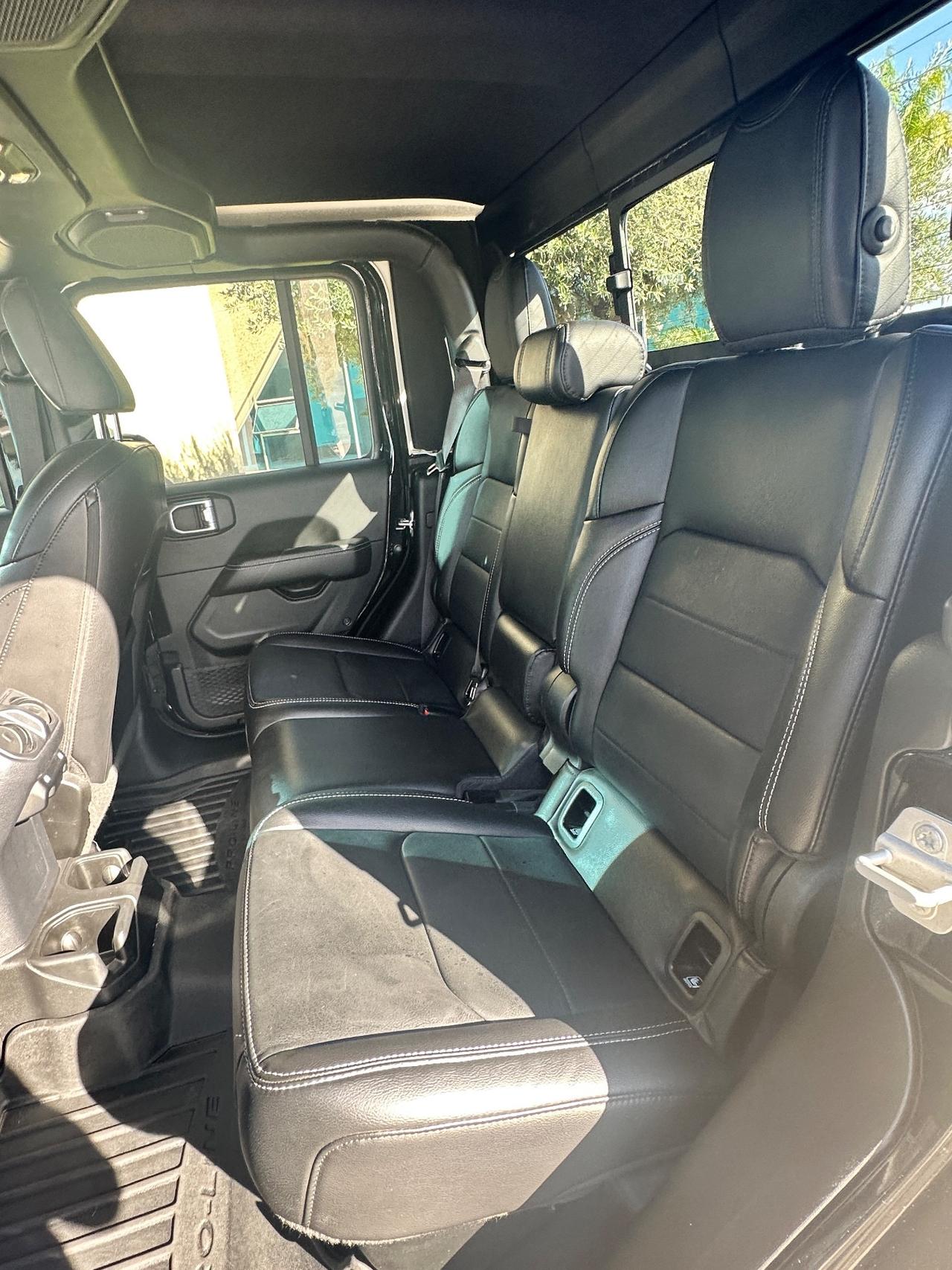 Jeep Gladiator V6 AUTOCARRO offerta T-Stock prezzo imperdibile