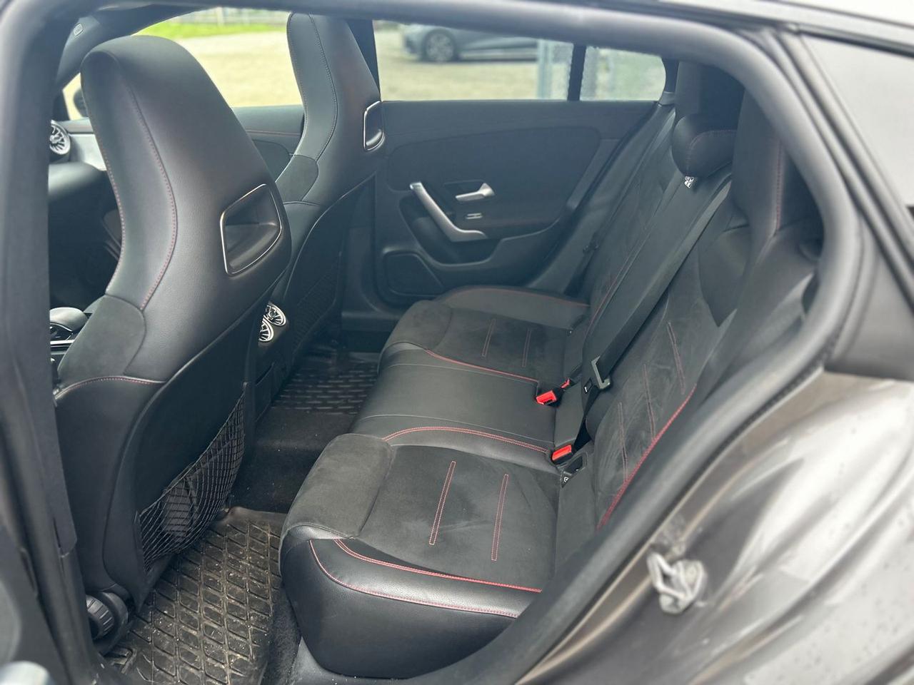 Mercedes-Benz CLA 200 Premium CLA 200 #8756