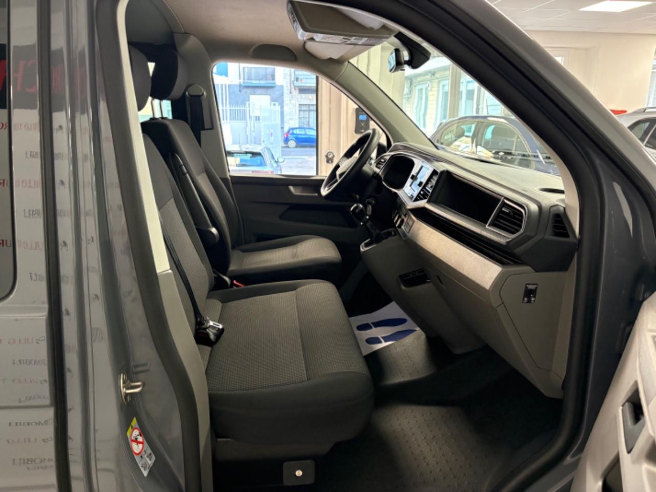 VOLKSWAGEN Transporter T6.1 Transporter 30 kombi M1 2.0 tdi 150cv Business p.l. + IVA
