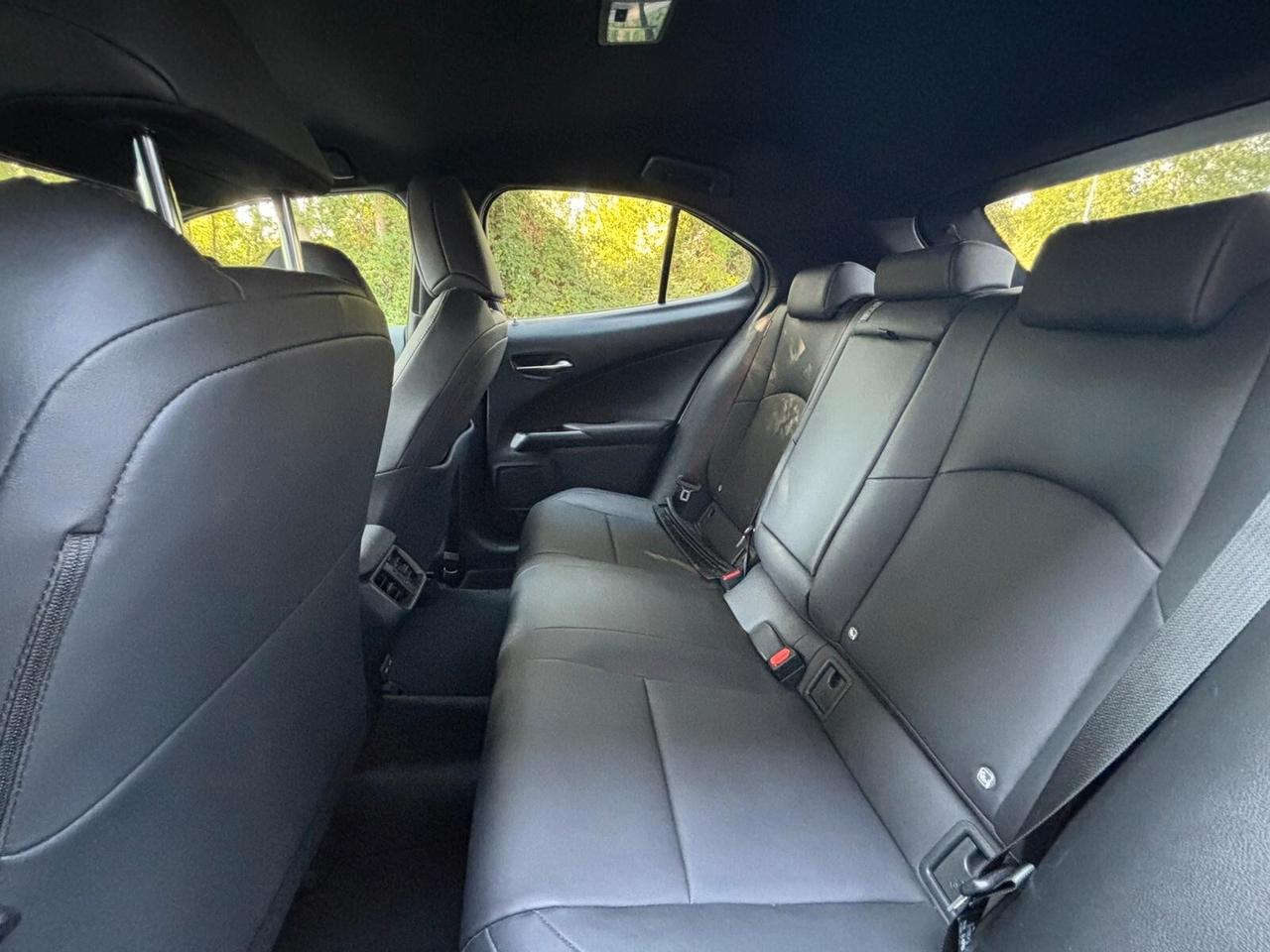 Lexus UX 2019 250h 2.0 Midnight 2wd cvt