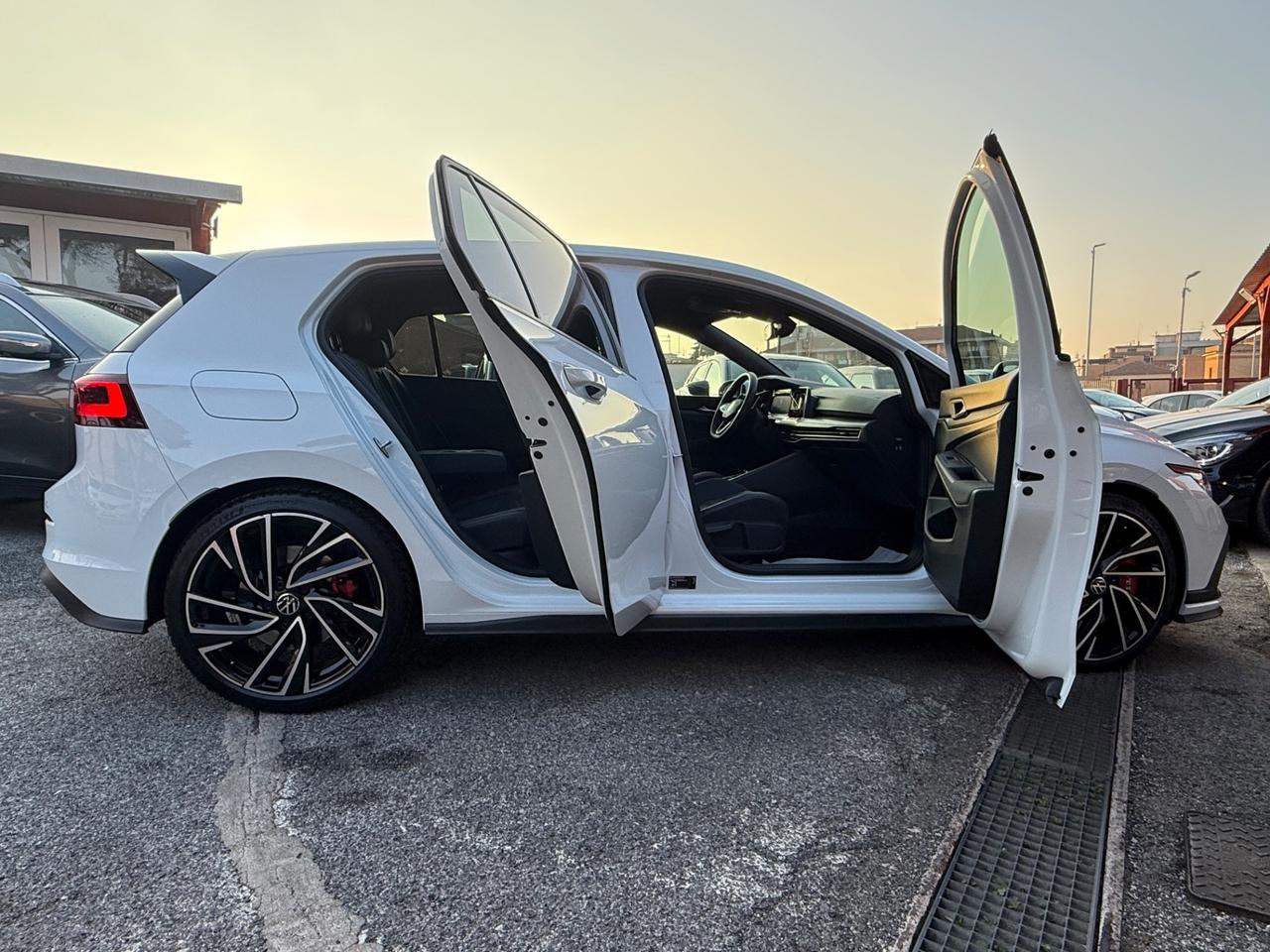 Golf GTI 2.0 300 cv-club sport -unipro-rate