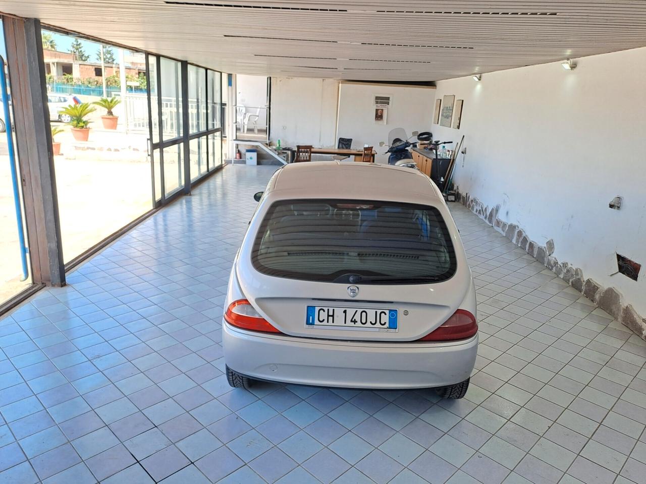 Lancia Y 1.2i km 99.000
