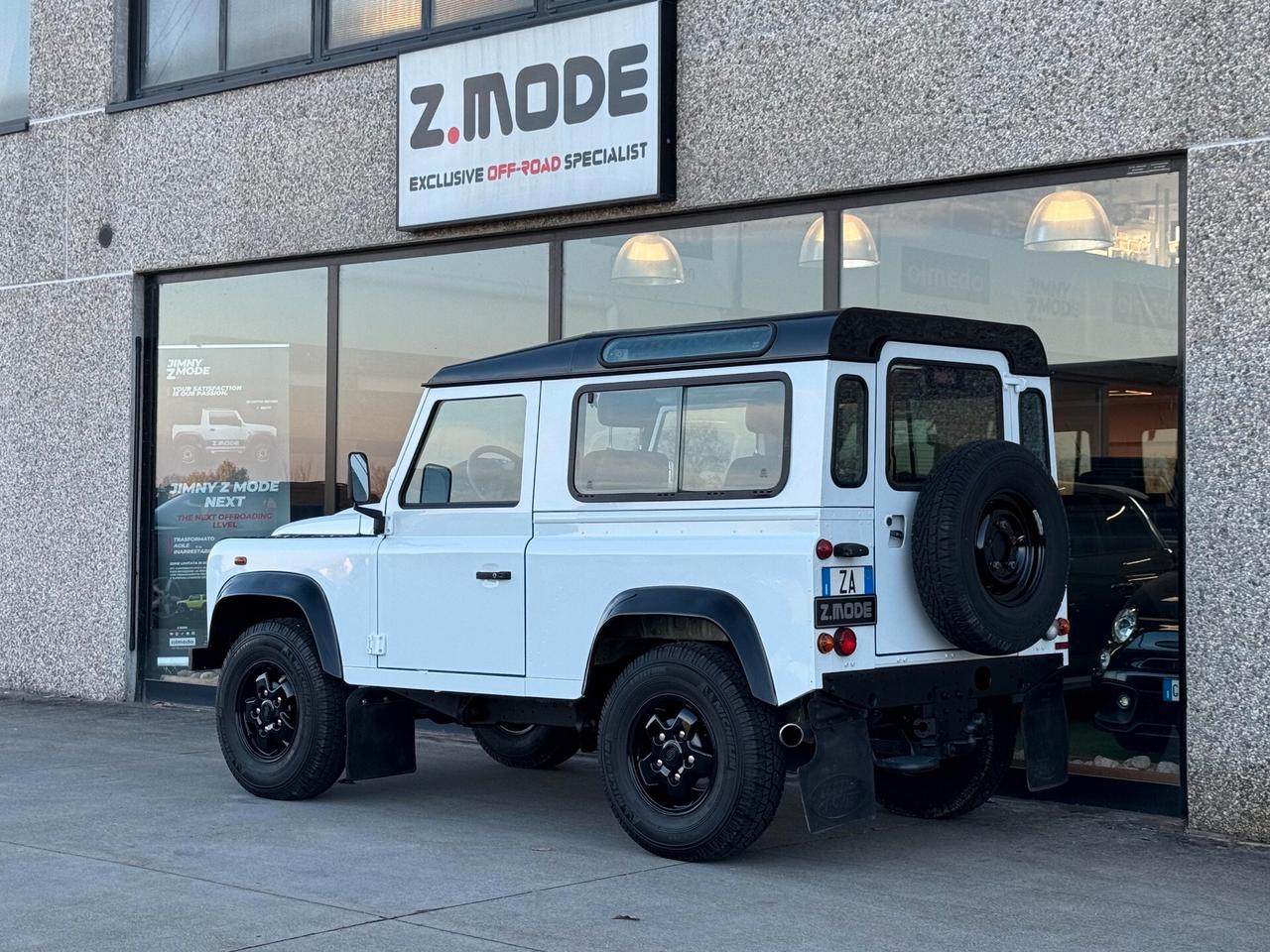 Land Rover Defender 90 2.2 TD4 Station Wagon N1