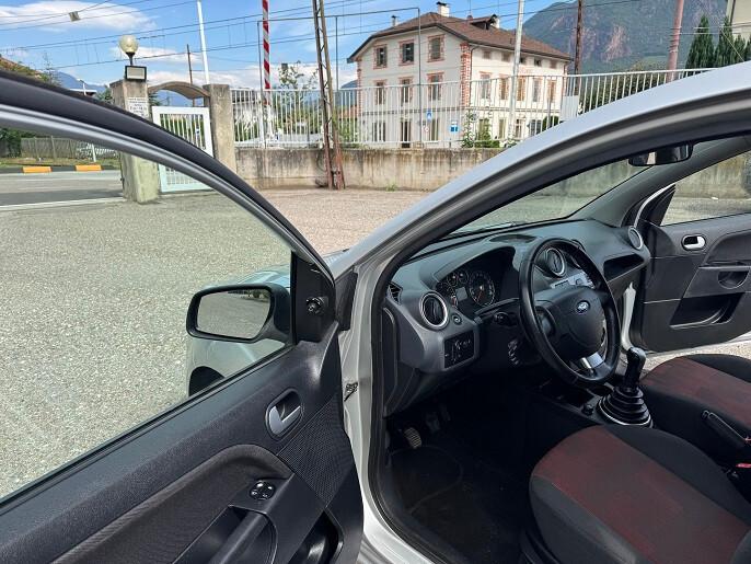 Ford Fiesta 1.2 16V 5p. Titanium